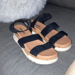 Platform sandals